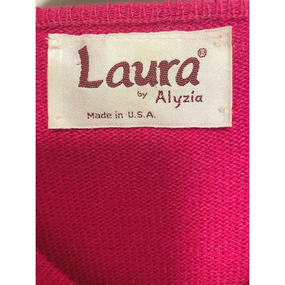 Vintage Laura by Alyzia Cardigan‎ Medium Gold Crest Buttons Made USA EUC
